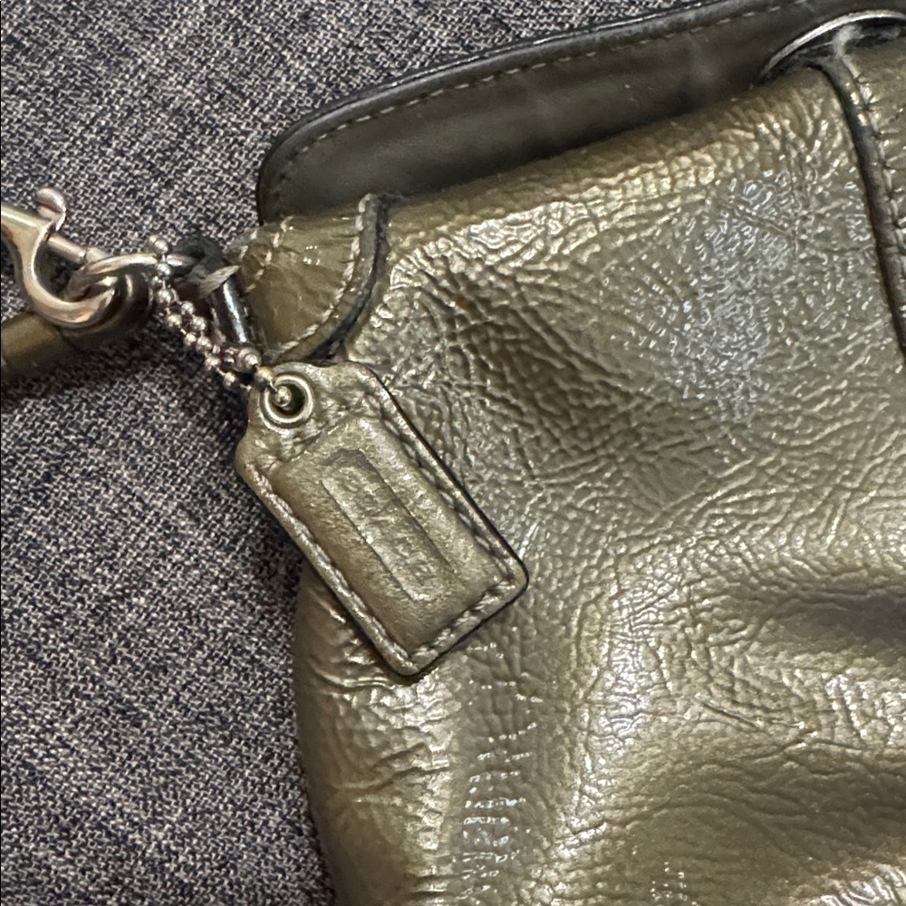 Vintage Coach Olive Metallic Leather Wristlet Clutch | Turn Lock Mini Bag - Picture 4 of 8